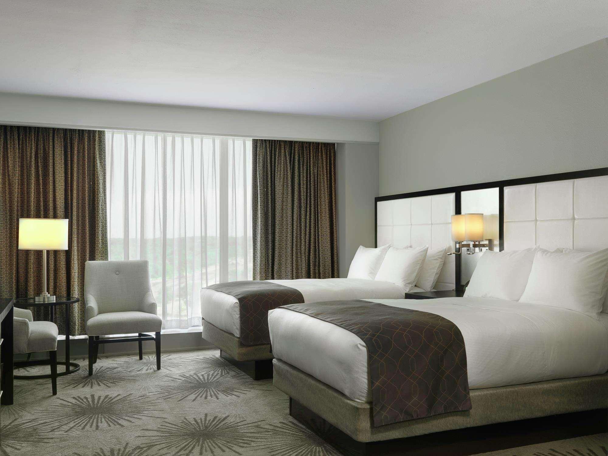 Doubletree By Hilton Hotel Cedar Rapids Convention Complex Eksteriør billede