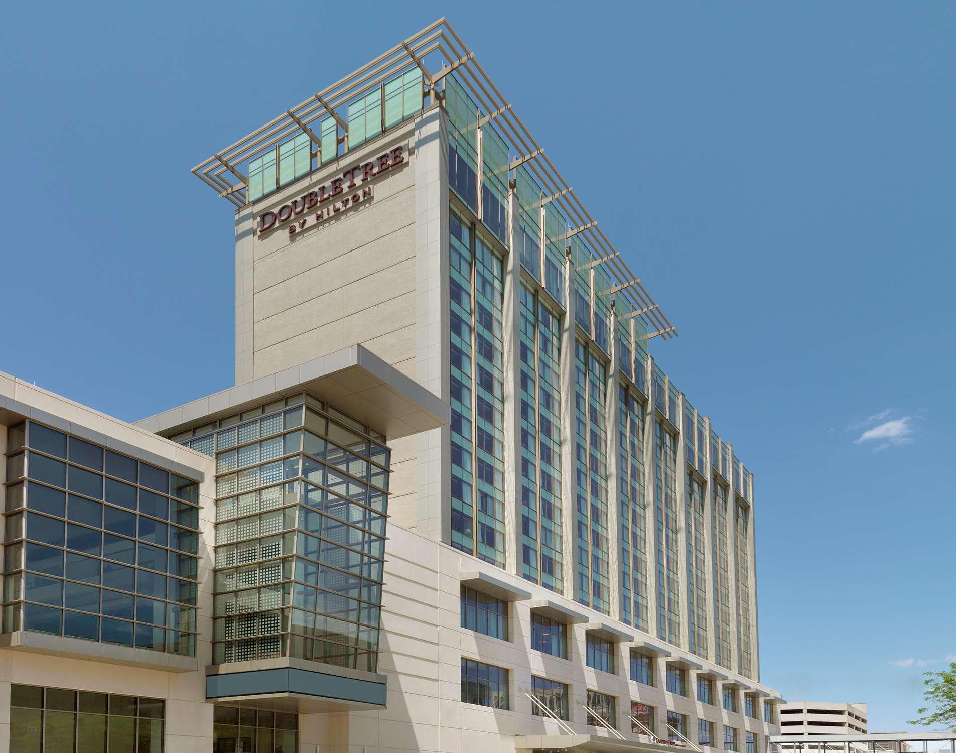 Doubletree By Hilton Hotel Cedar Rapids Convention Complex Eksteriør billede