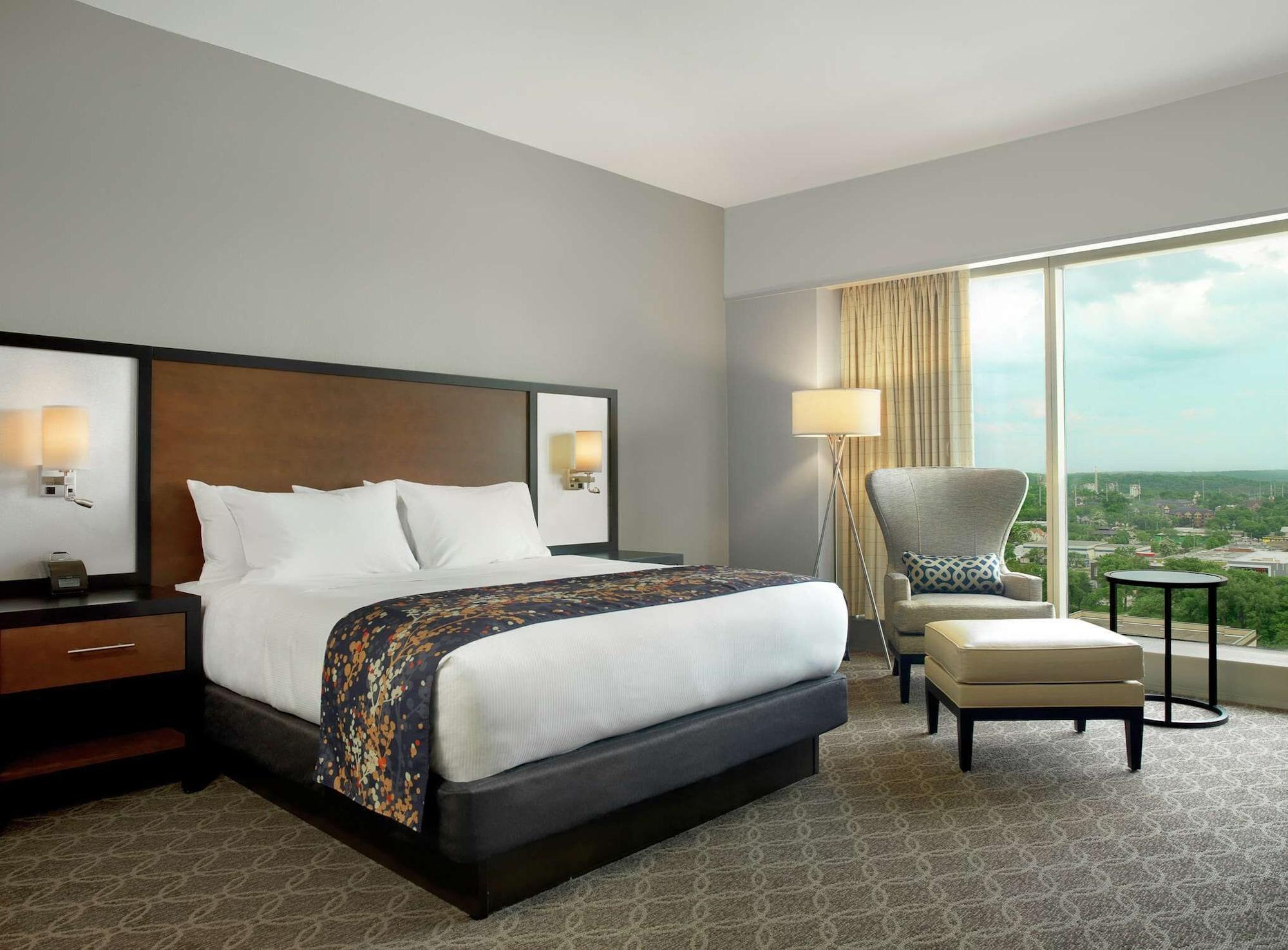 Doubletree By Hilton Hotel Cedar Rapids Convention Complex Eksteriør billede