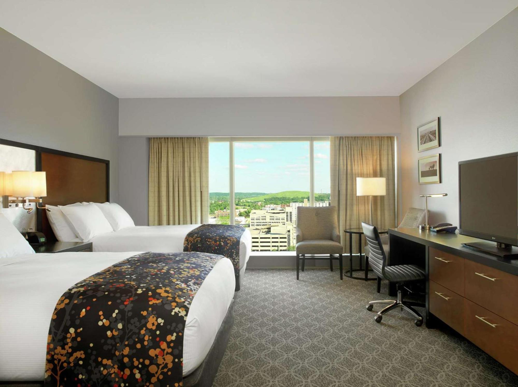 Doubletree By Hilton Hotel Cedar Rapids Convention Complex Eksteriør billede