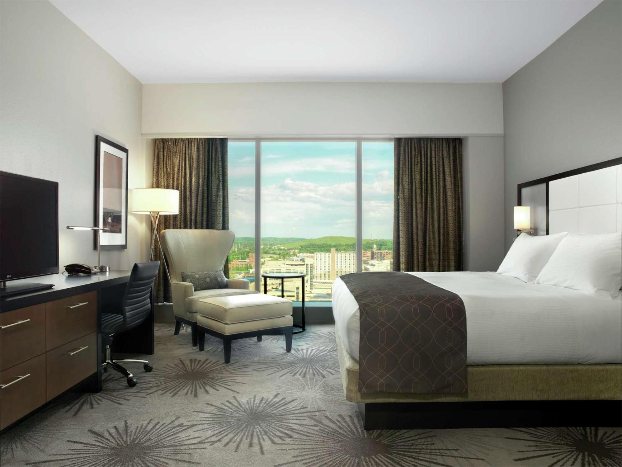 Doubletree By Hilton Hotel Cedar Rapids Convention Complex Eksteriør billede