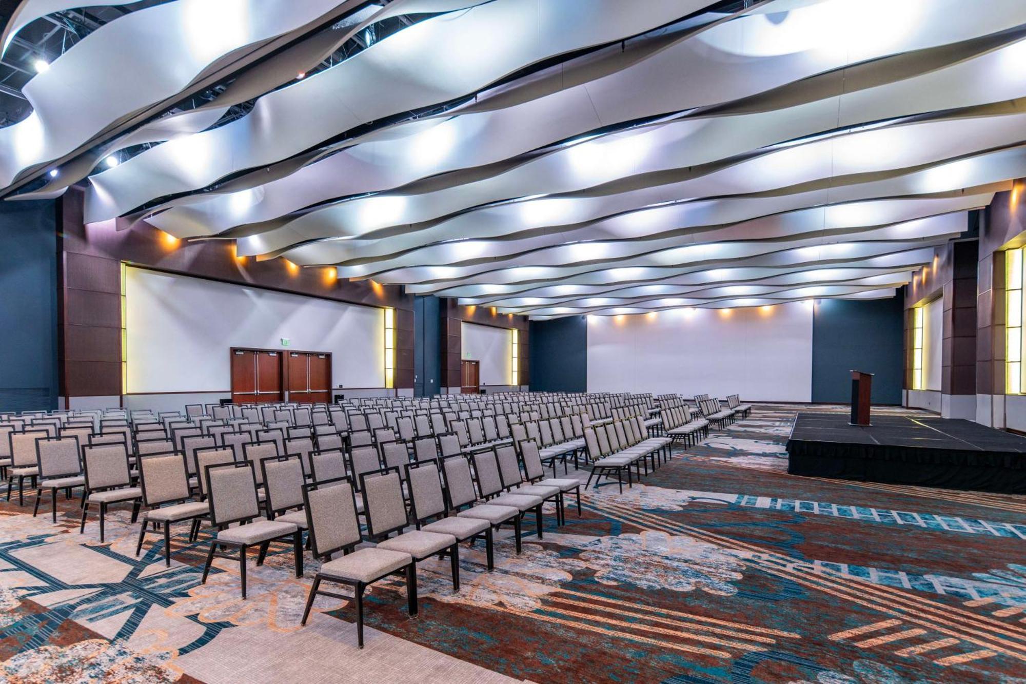 Doubletree By Hilton Hotel Cedar Rapids Convention Complex Eksteriør billede