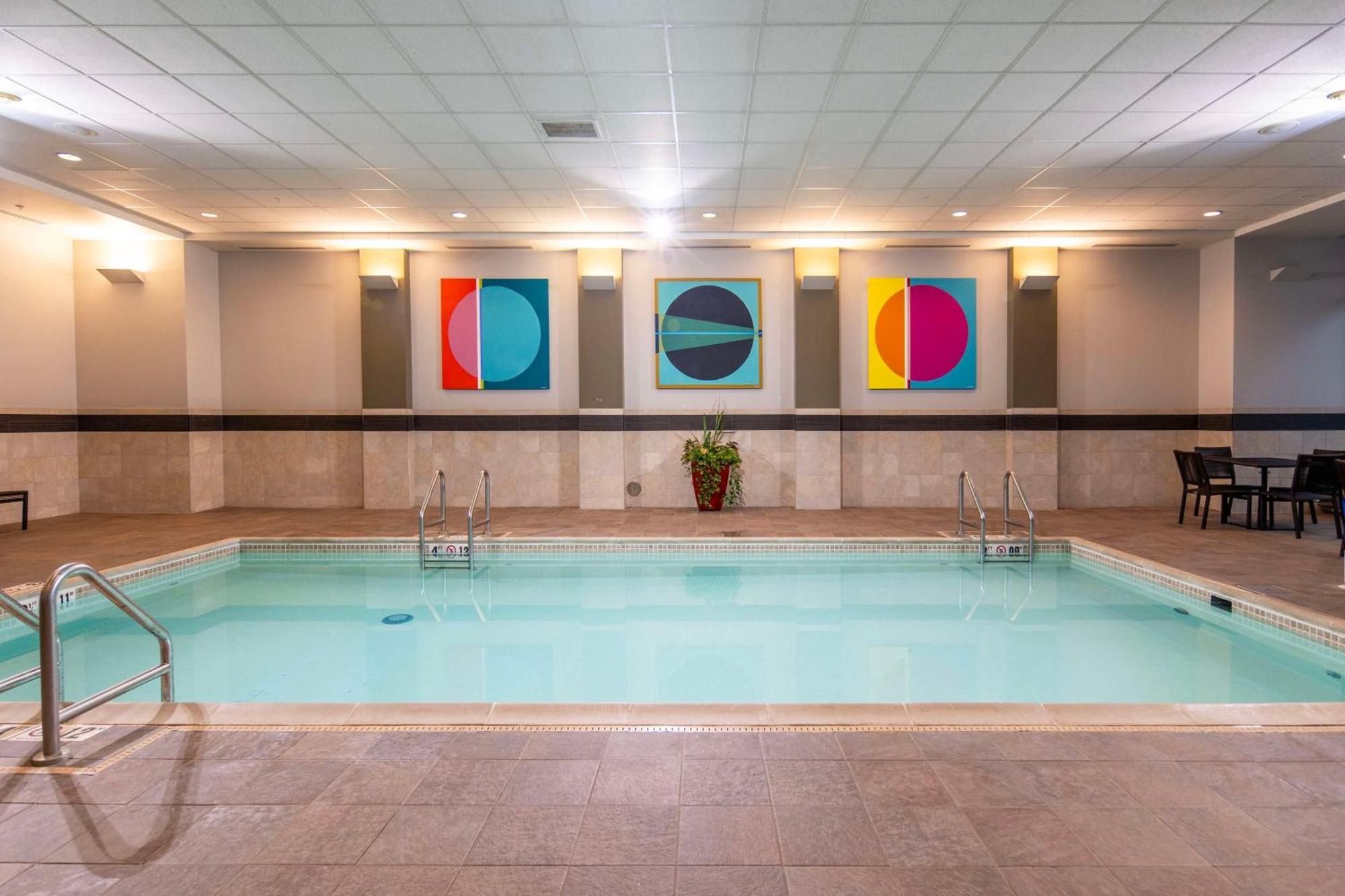Doubletree By Hilton Hotel Cedar Rapids Convention Complex Eksteriør billede