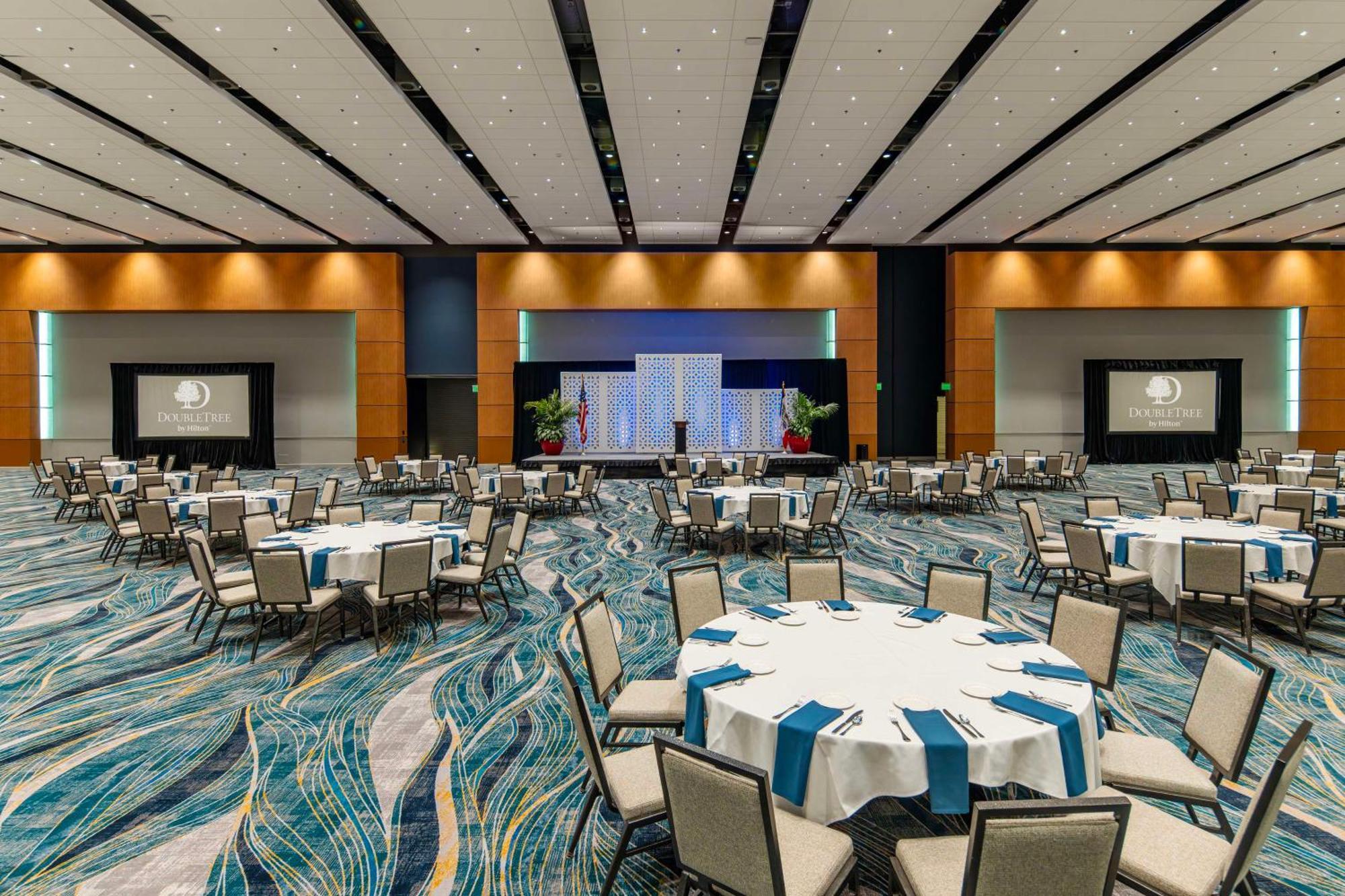 Doubletree By Hilton Hotel Cedar Rapids Convention Complex Eksteriør billede